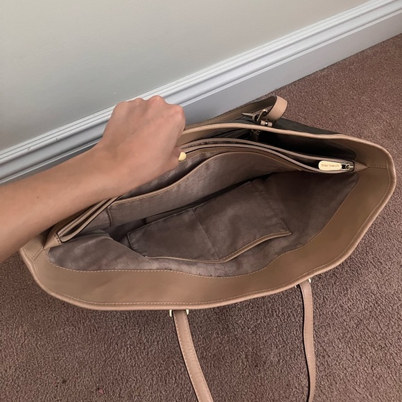 Michael Kors Brown Large Jet Set Tote and Matching Wallet Great Condition! - Picture 10 of 11